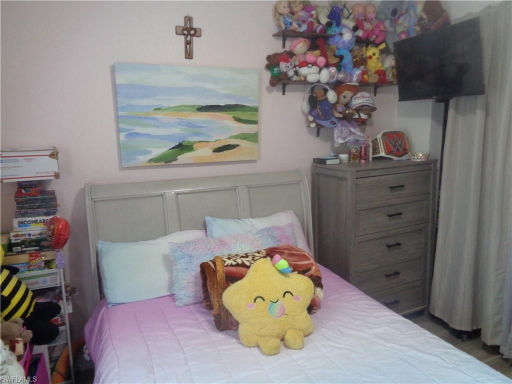 Guest bedroom 1