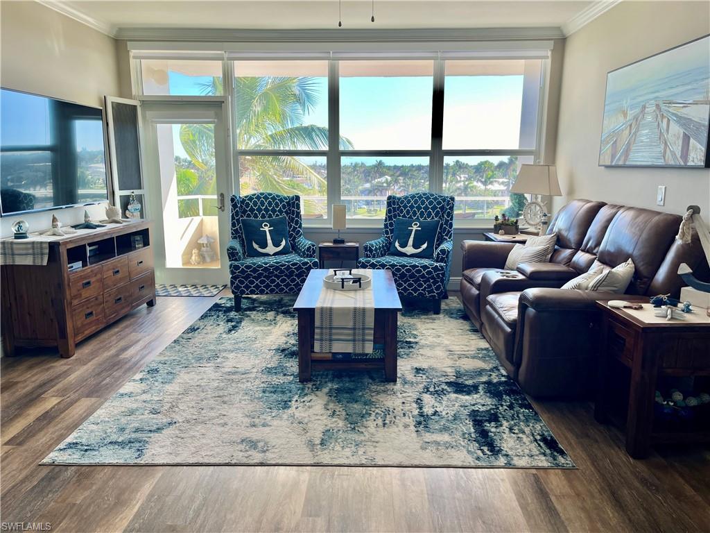 220 Seaview CT 504