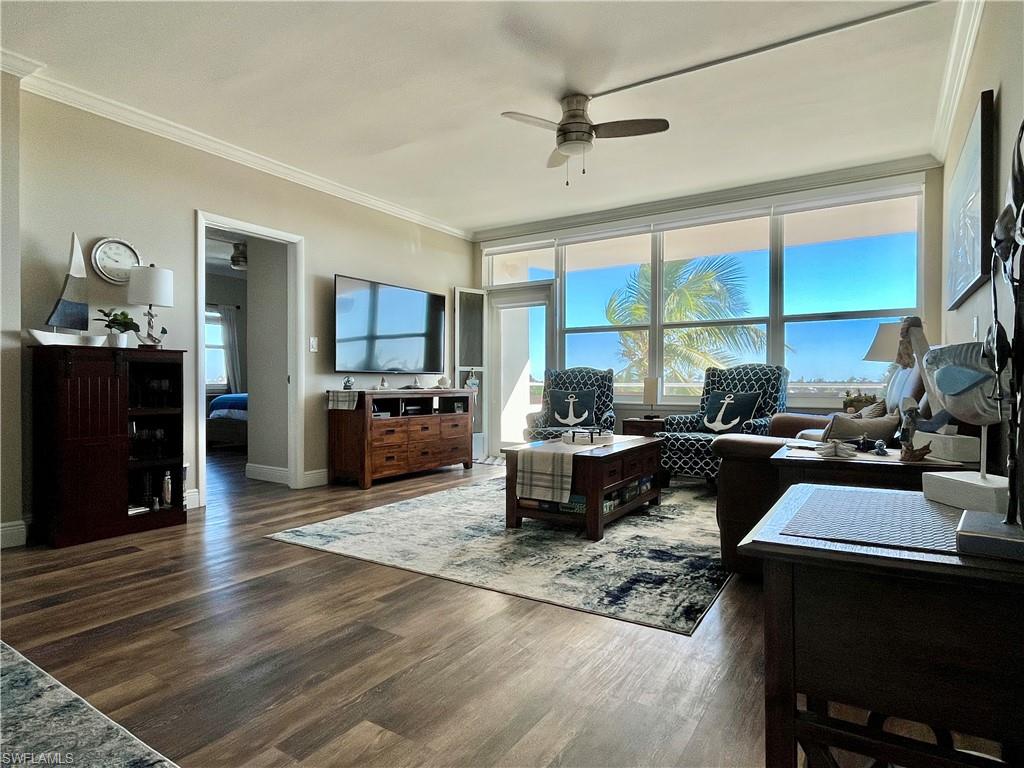220 Seaview CT 504