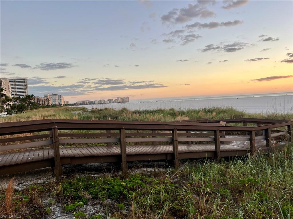 220 Seaview CT 504 photo 25