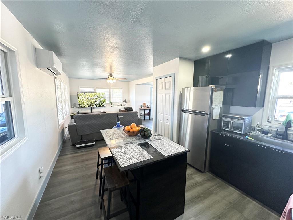Kitchen has everything