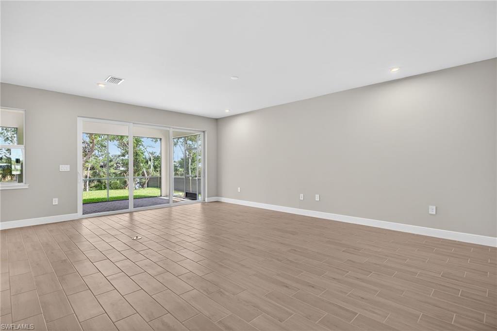 1833 Summerlit AVE photo 9