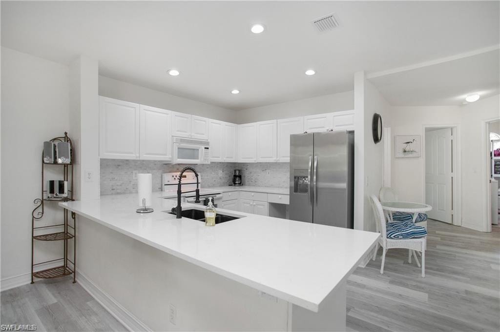 700 Diamond CIR 706 photo 8