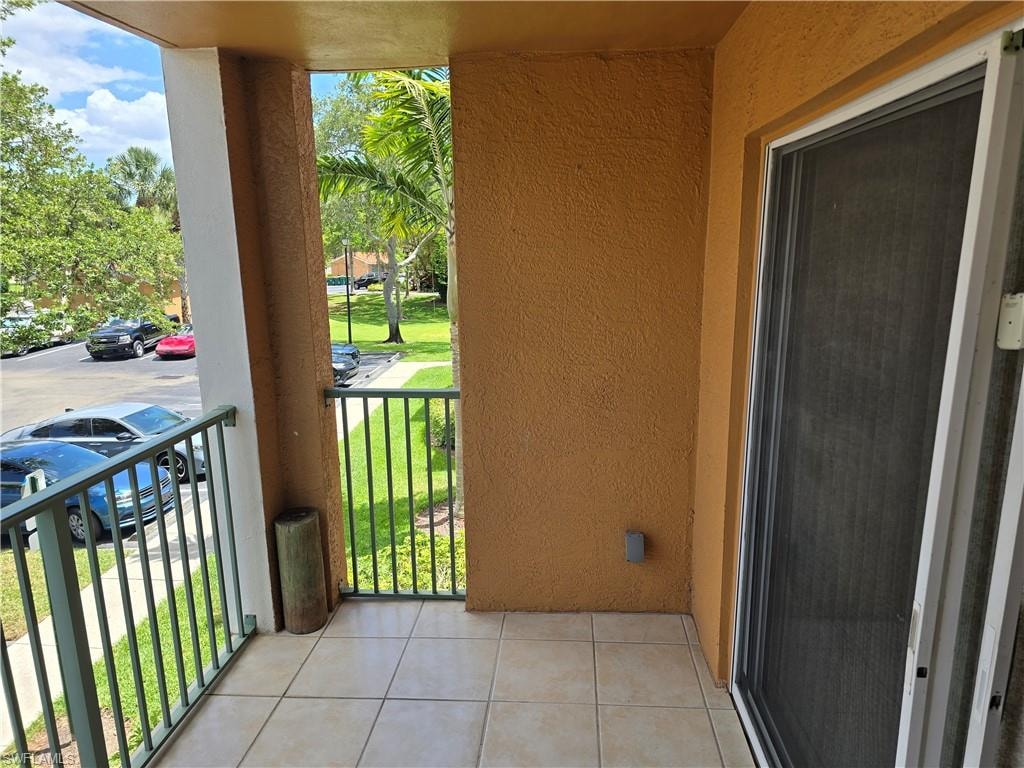 Balcony featuring covered porch