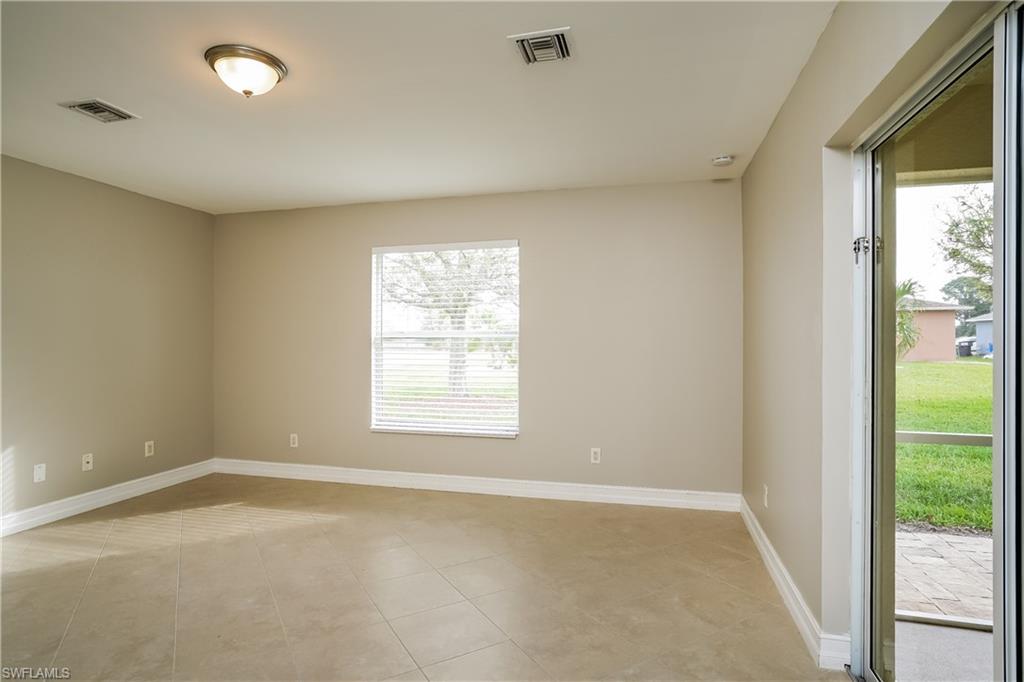 229 NE 7th PL photo 7