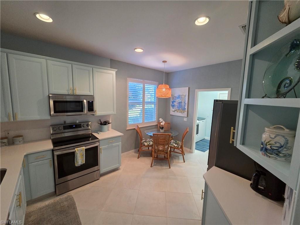 10640 Camarelle CIR photo 6