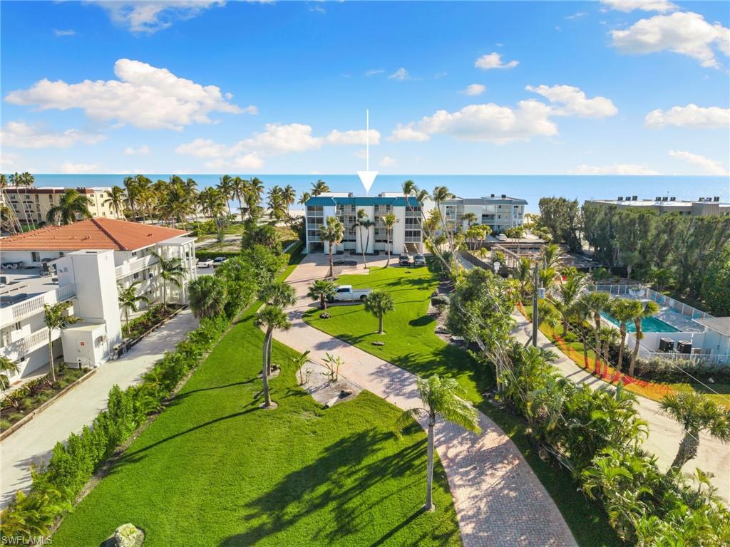 Bird's eye view of apartment complex