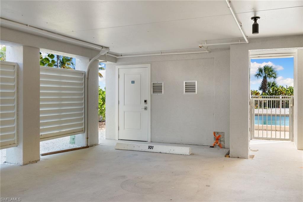 Exterior storage unit