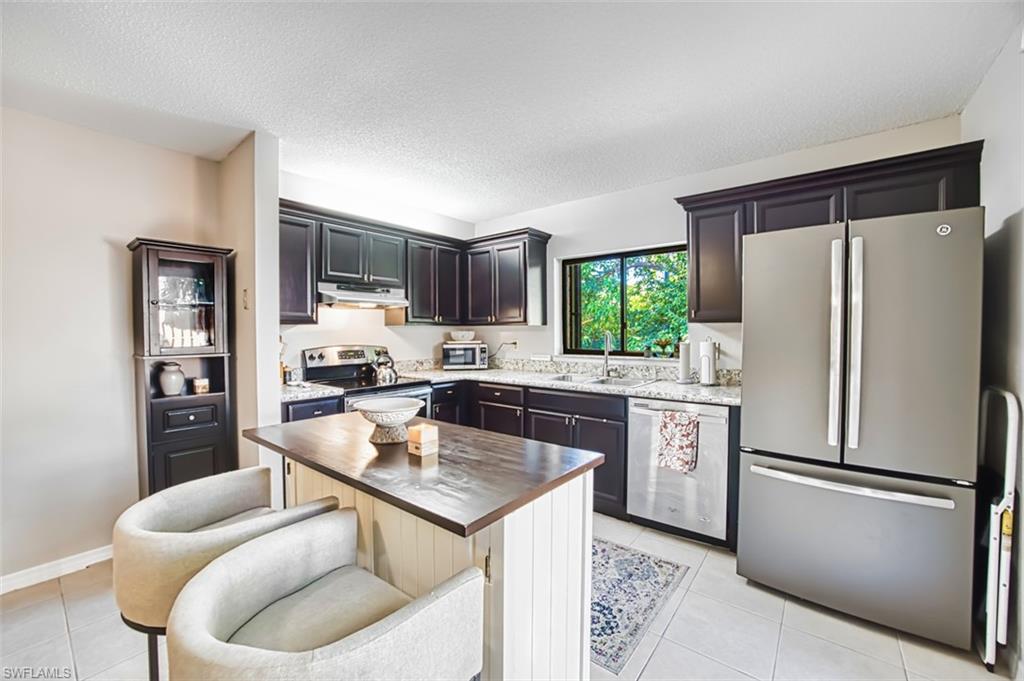 1444 Park Shore CIR 3