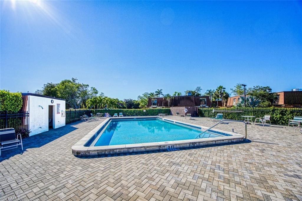 1444 Park Shore CIR 3 photo 26