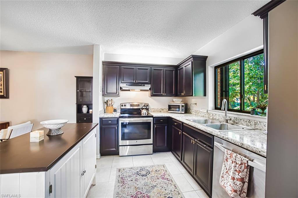 1444 Park Shore CIR 3