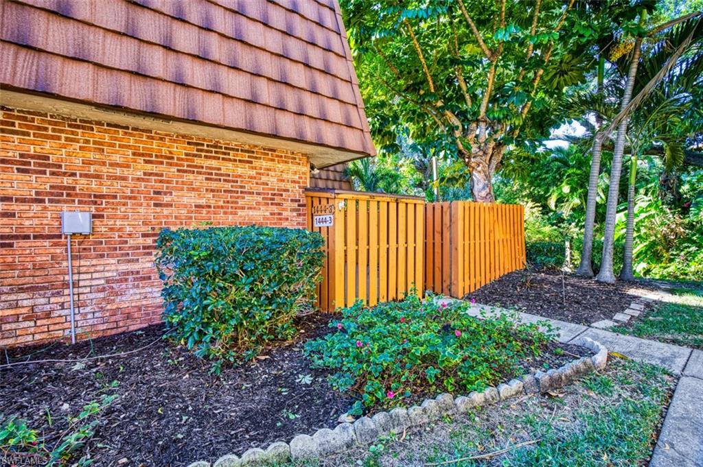 1444 Park Shore CIR 3 photo 21
