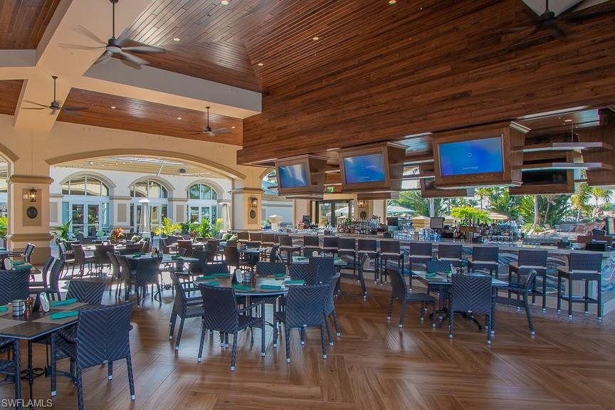 Sunset Grill dining.