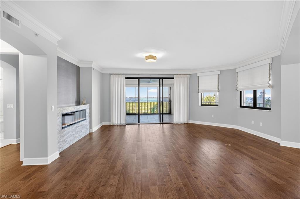 11620 Court Of Palms 105 photo 17