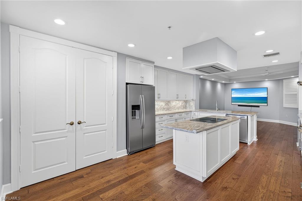 11620 Court Of Palms 105 photo 12
