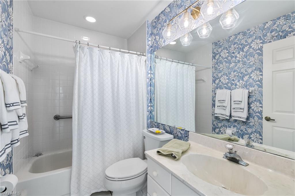 768 Wiggins Lake DR 202 photo 16