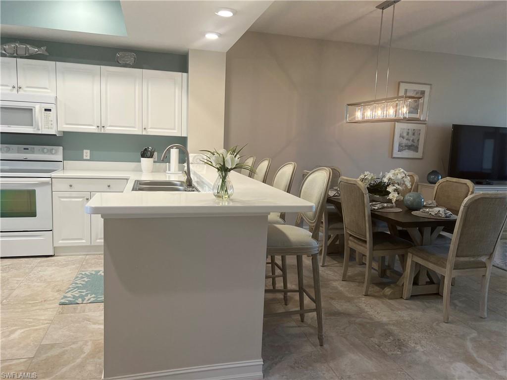 Kitchen / Stool Area