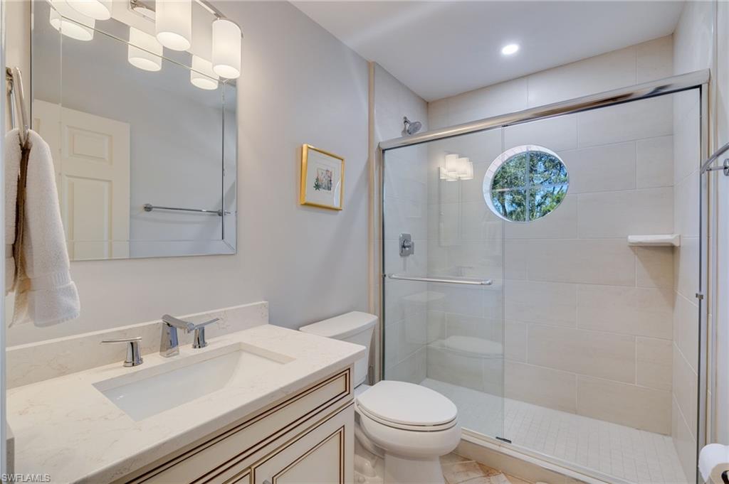 Full remodeled guest bathroom