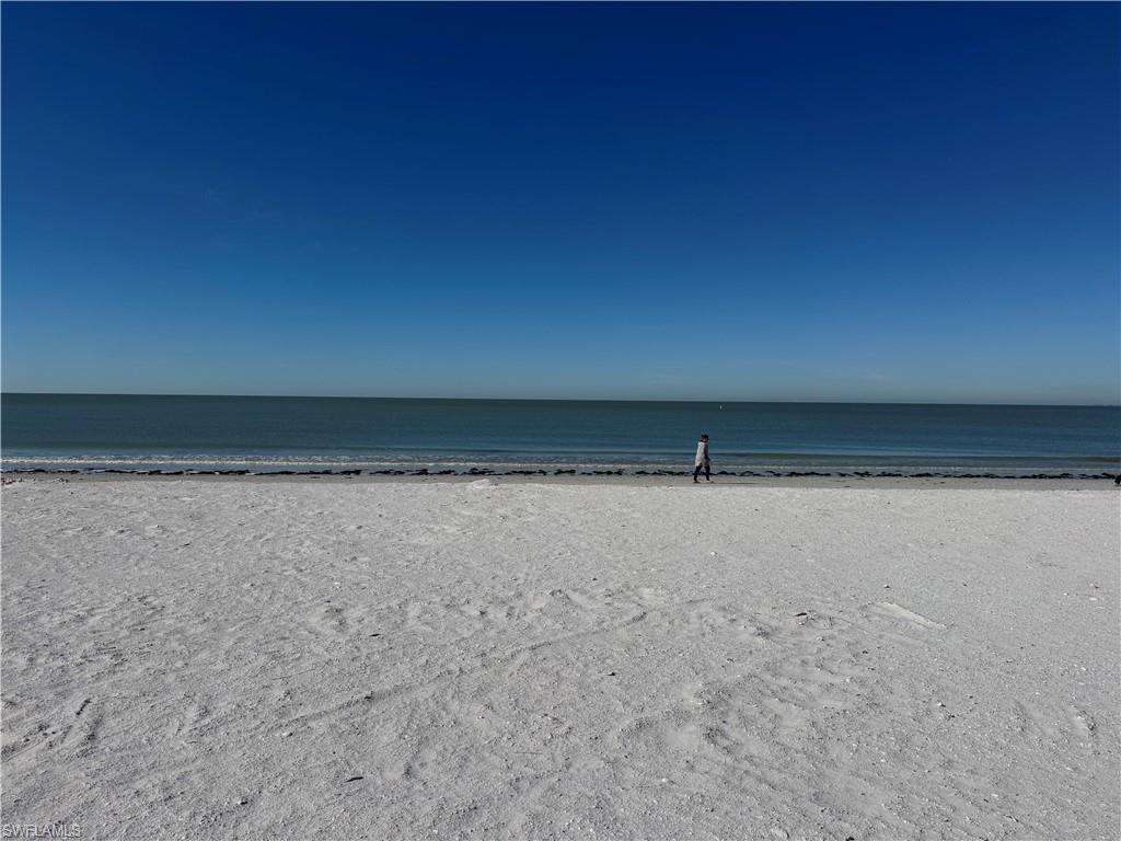 Beach to the center