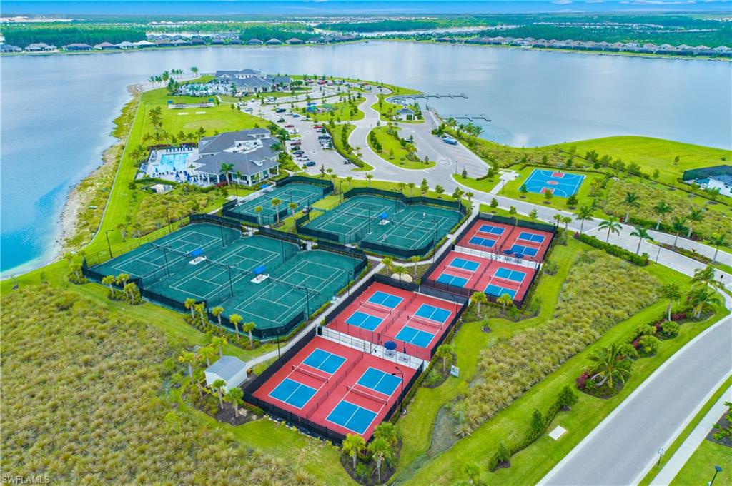 Wildblue has a very active tennis and pickleball community and offers 6 tennis courts and 8 pickleball courts. You can also enjoy an outdoor full court basketball court and bocce.