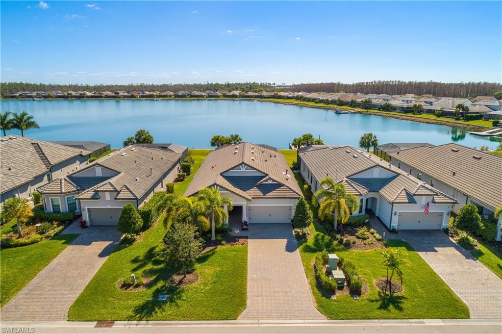 Southern Exposure, Lakefront Views, Feels like New, Add your own Dock on Indigo Lake