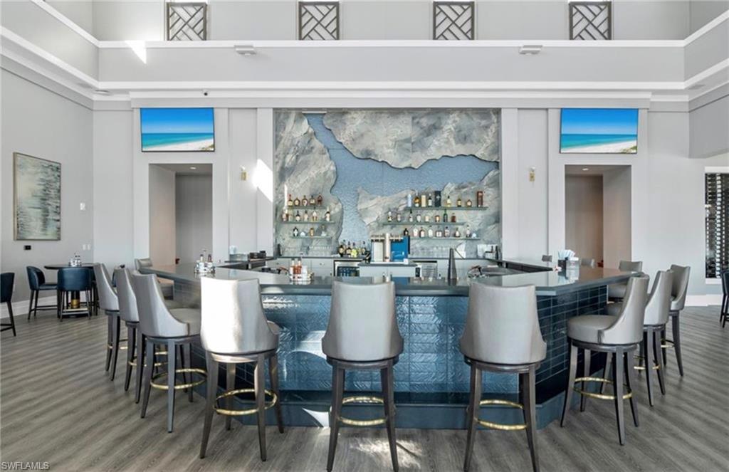 Onsite Azure restaurant features an executive chef, a fabulous menu, a private dining area, and a friendly and accomodating staff.