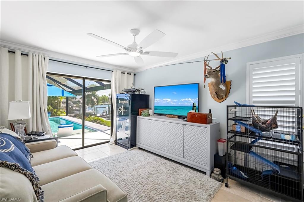 This is the 2nd bedroom with access to the lanai.