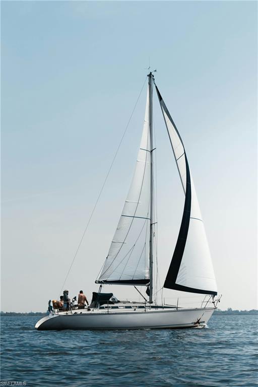 Direct Access to the Gulf of America with NO BRIDGES and 9.5' Deep Water (ave.)