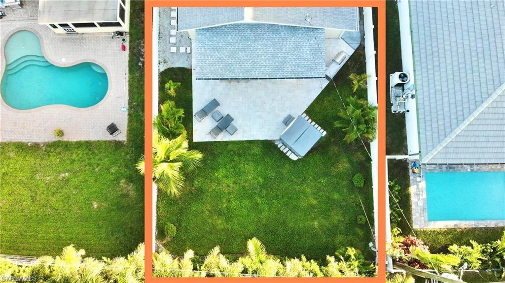 Bird's eye view of a pool area