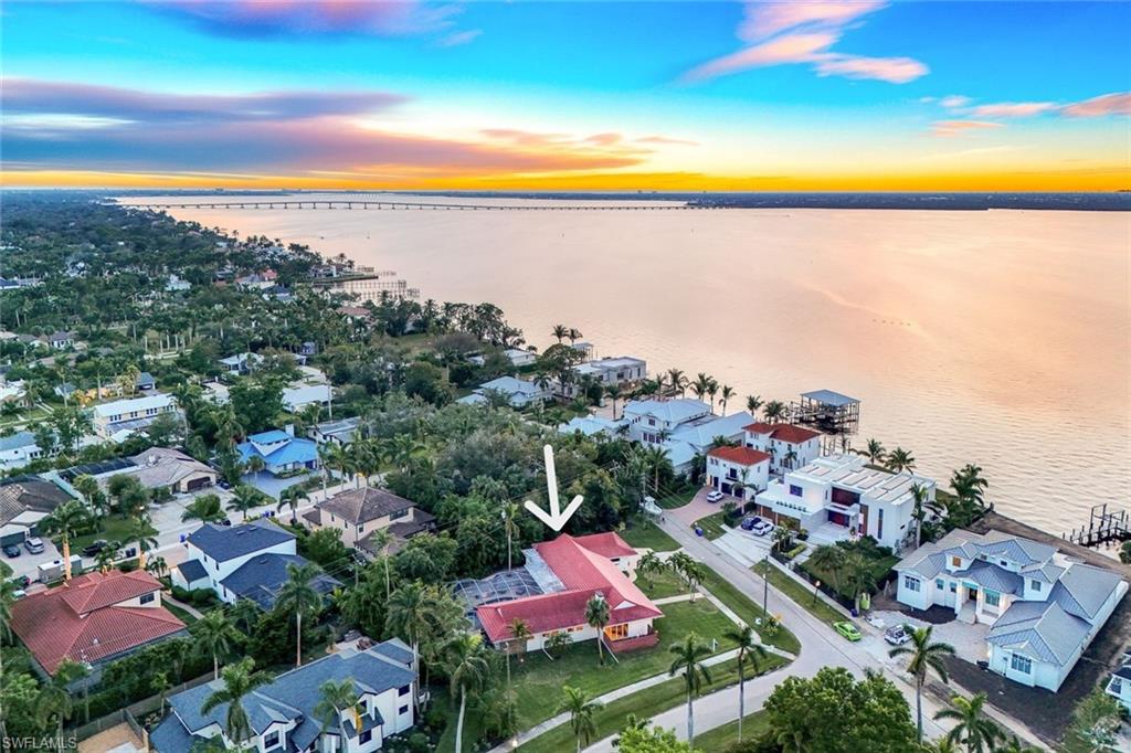 Desirable Neighborhood with a Riverfront park steps away for gorgeous sunsets