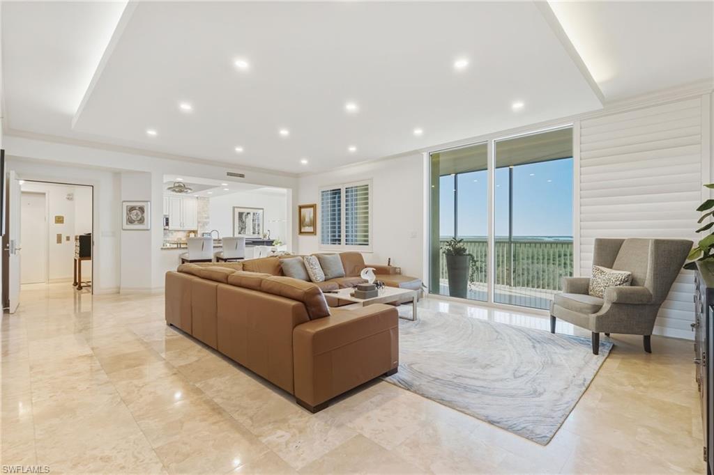 4751 West Bay BLVD 804