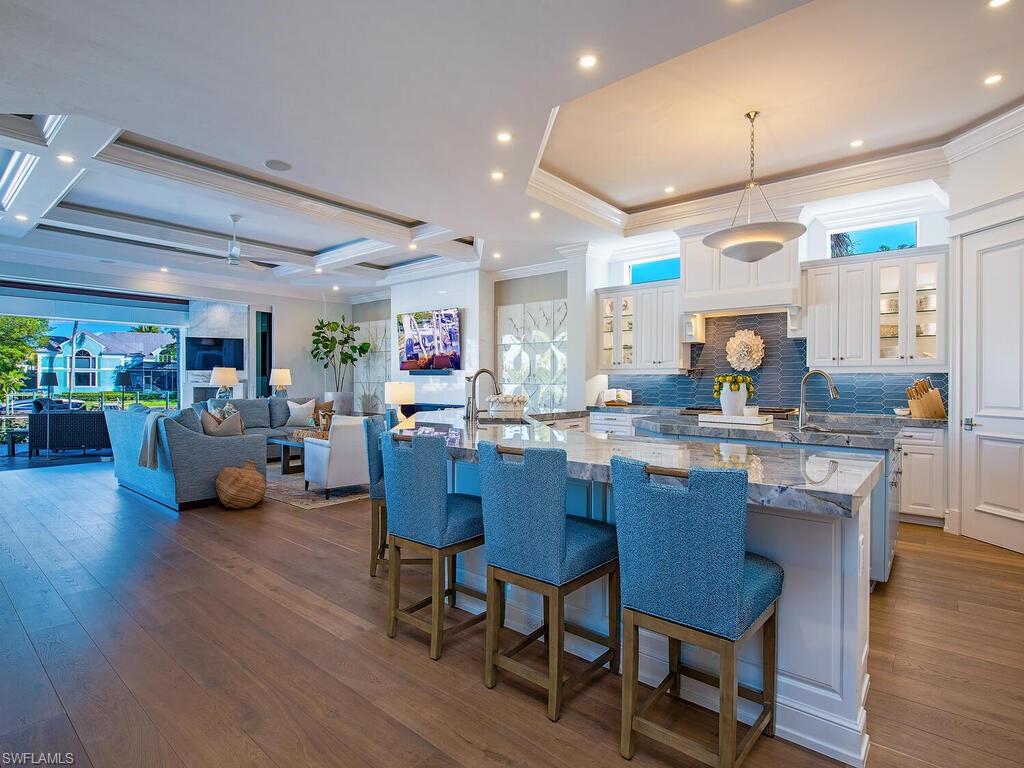 3243 Gin LN