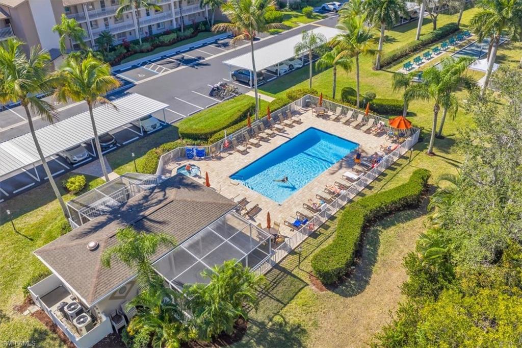 Bird's eye view of a pool area