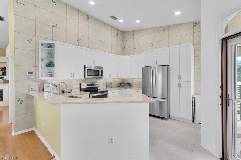 162 Newport DR 1207 photo 6
