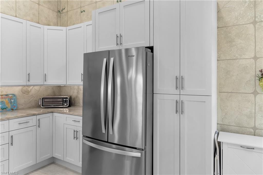 162 Newport DR 1207 photo 9