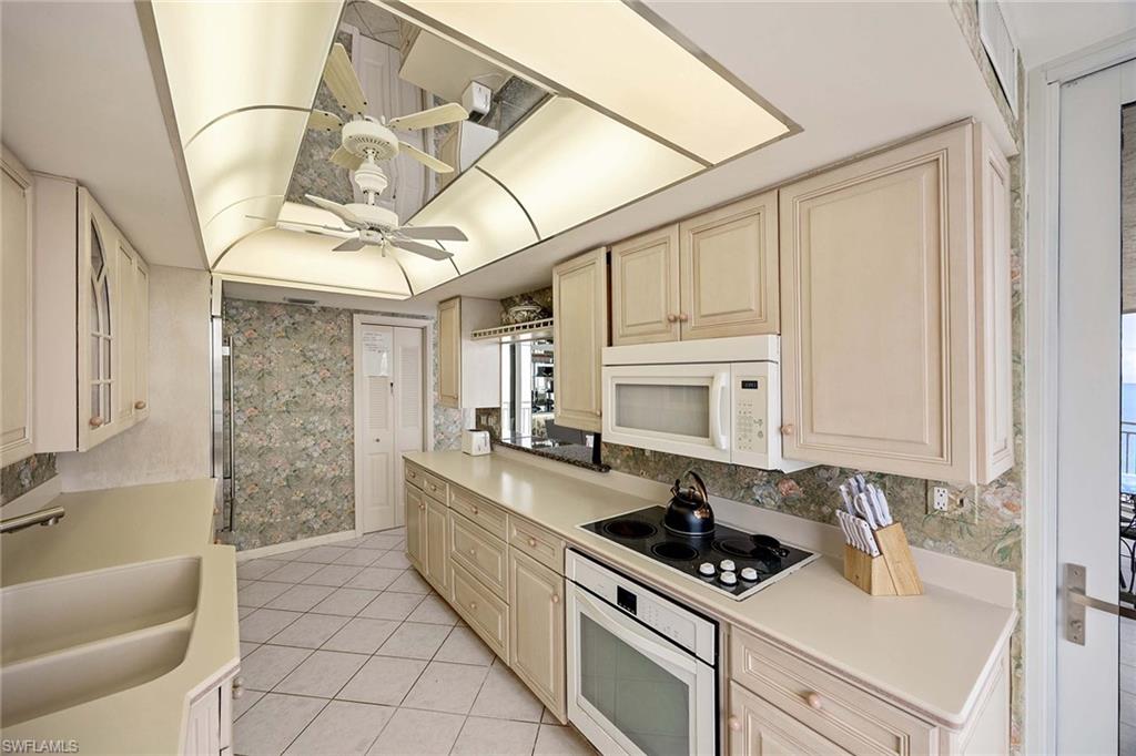 520 Collier BLVD 1104 photo 20