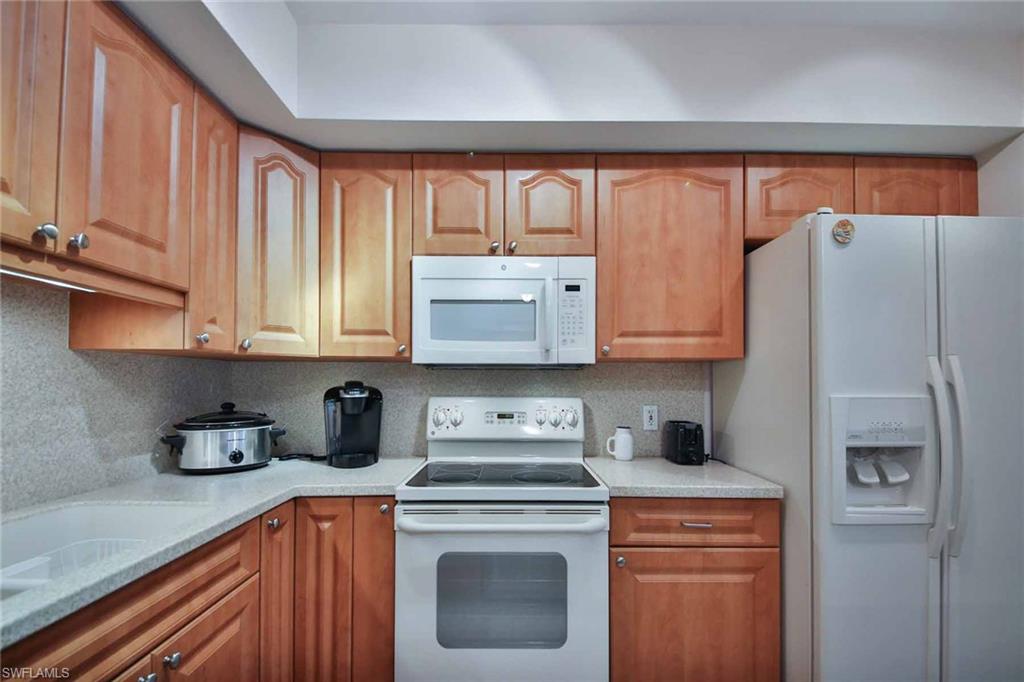 68 Marco Villas DR R-5