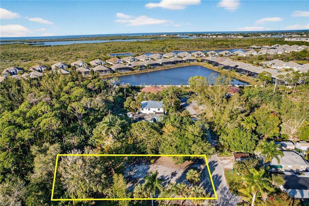 Located just minutes from the white sands of Naples Beach, Naples Botanical Garden, Celebration Park, Tin City, Third Street South, and the world-class shopping, dining, and entertainment of Fifth Avenue South.