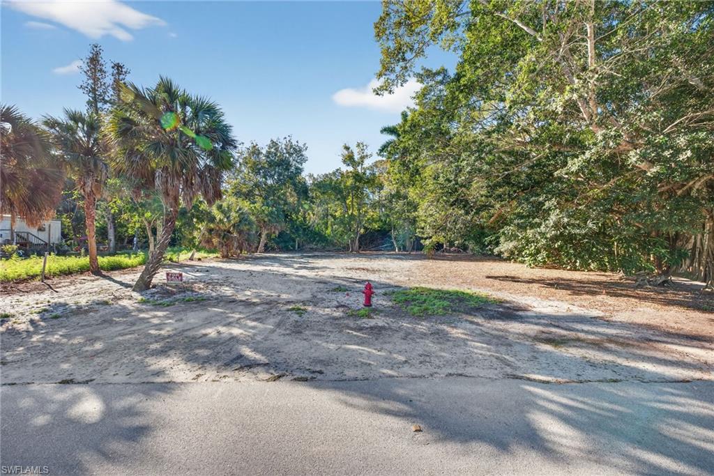 2596 Holly AVE photo 8