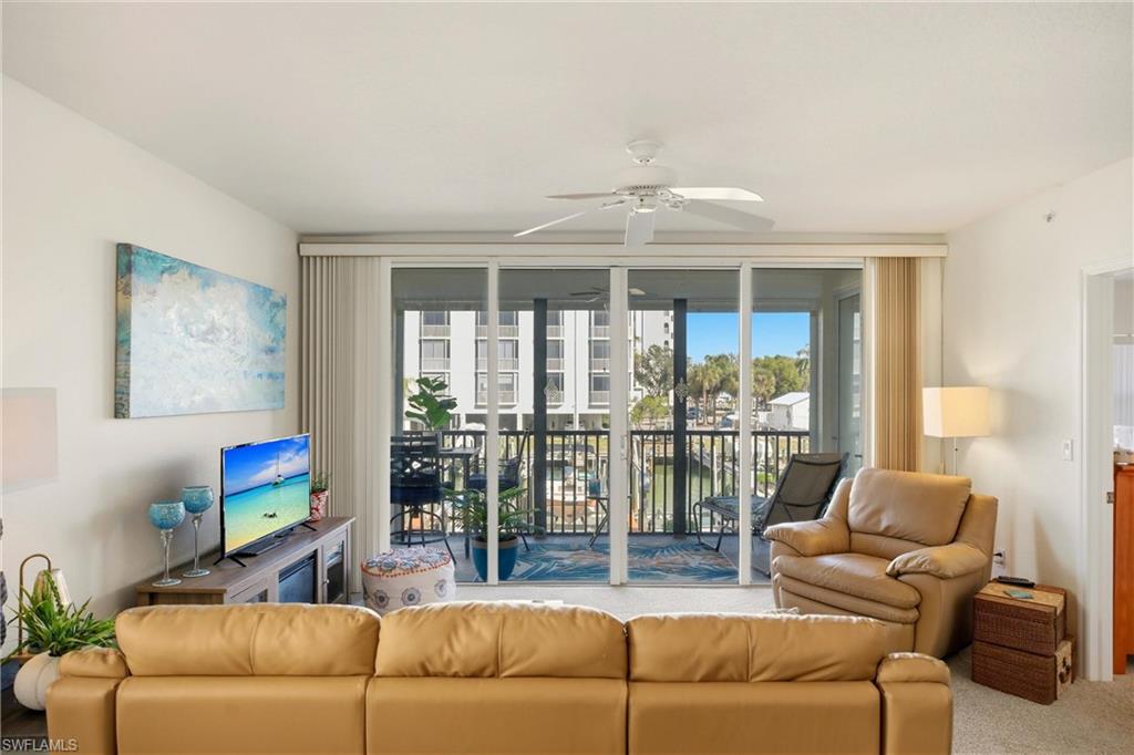 4421 Bay Beach LN 611