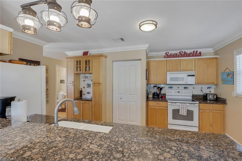 1292 Grand Canal DR photo 9