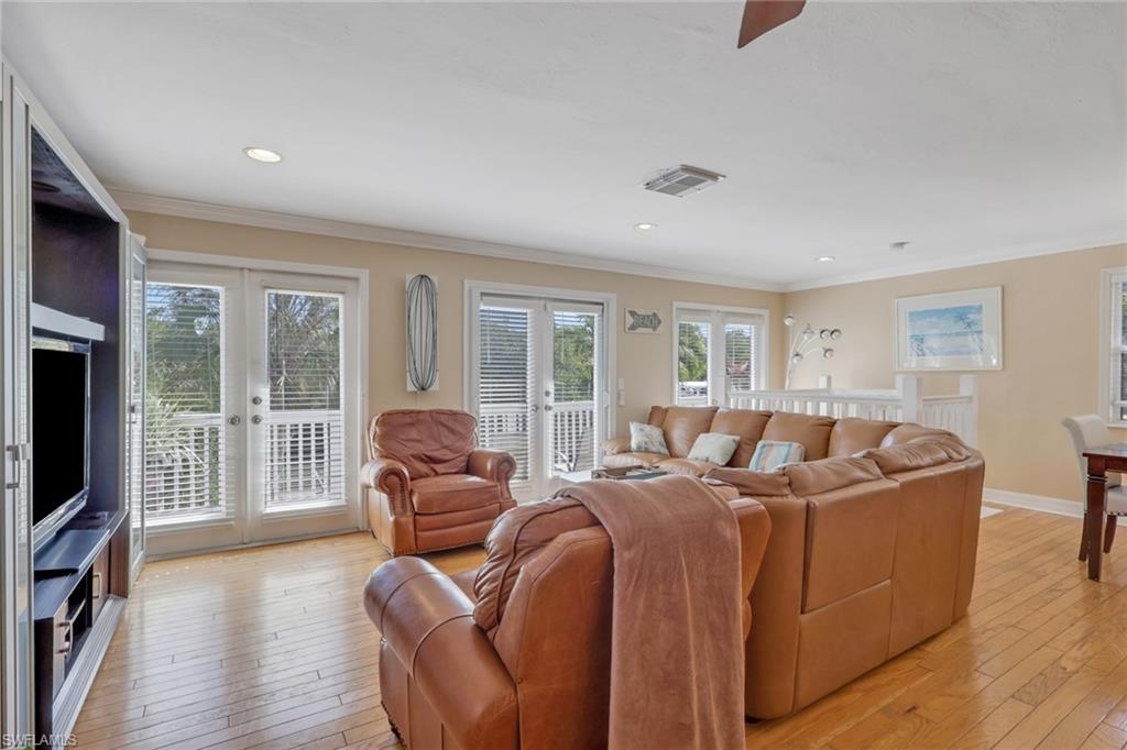 1292 Grand Canal DR photo 10
