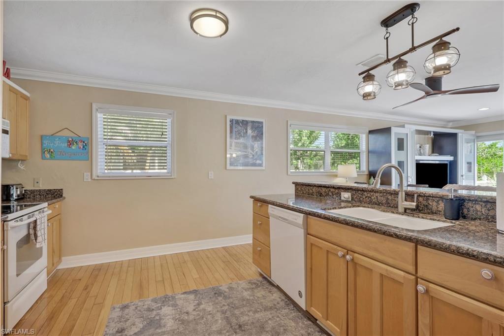 1292 Grand Canal DR photo 8