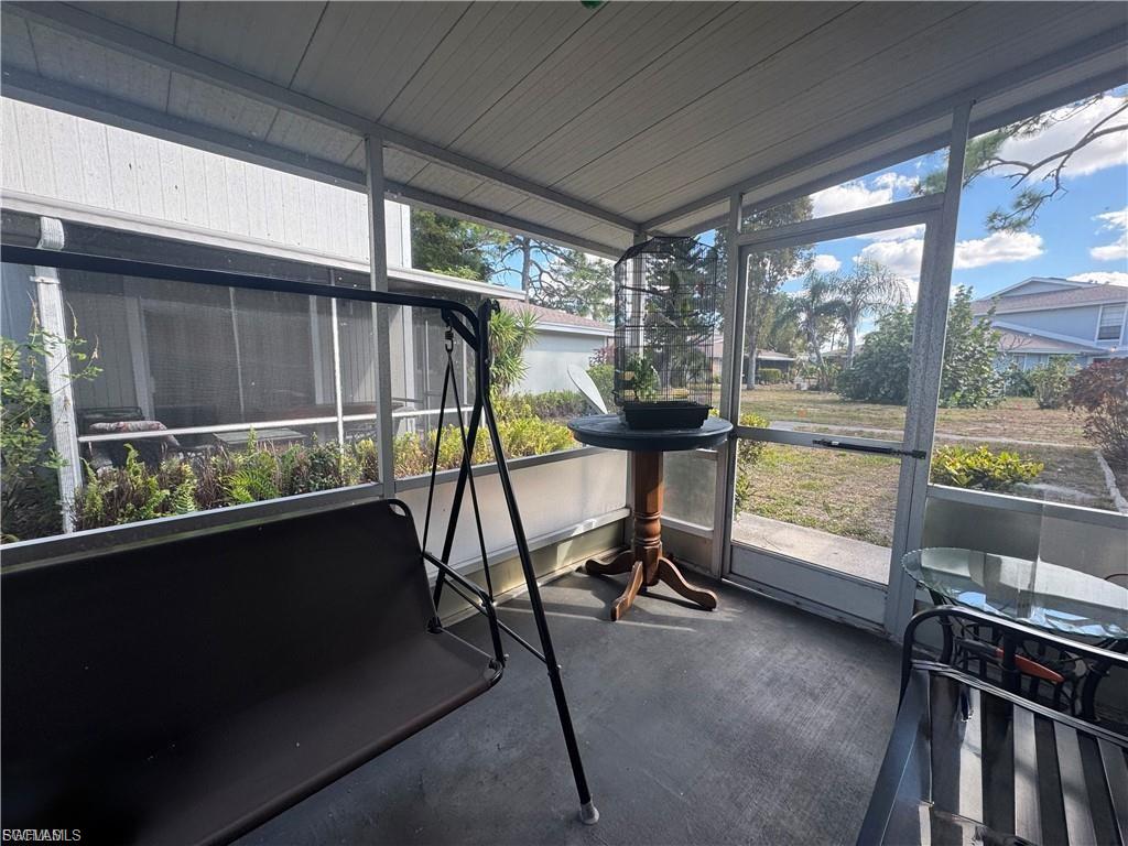 View of sunroom / solarium
