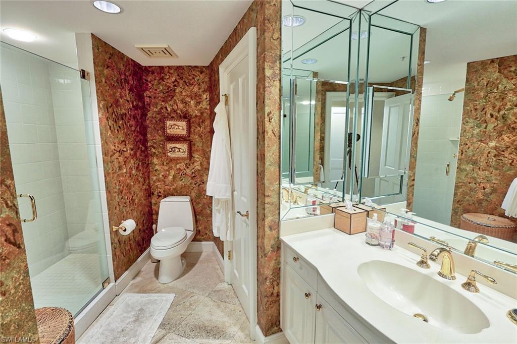 8665 Bay Colony DR 901 photo 22
