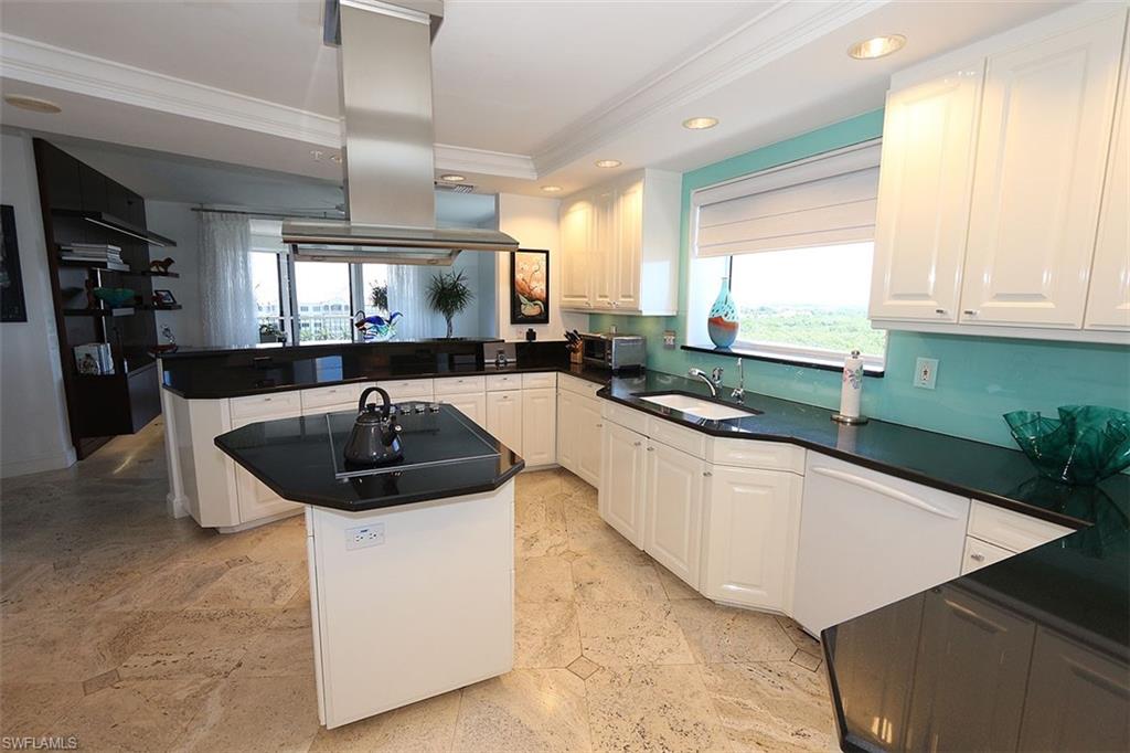 8665 Bay Colony DR 901 photo 32