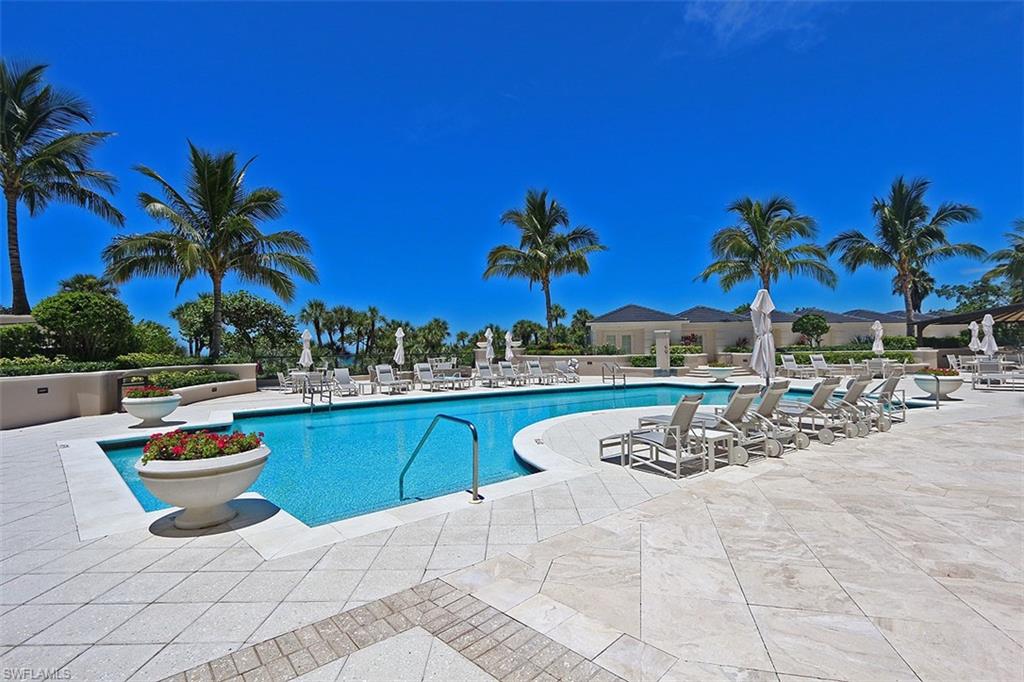 8665 Bay Colony DR 901 photo 40
