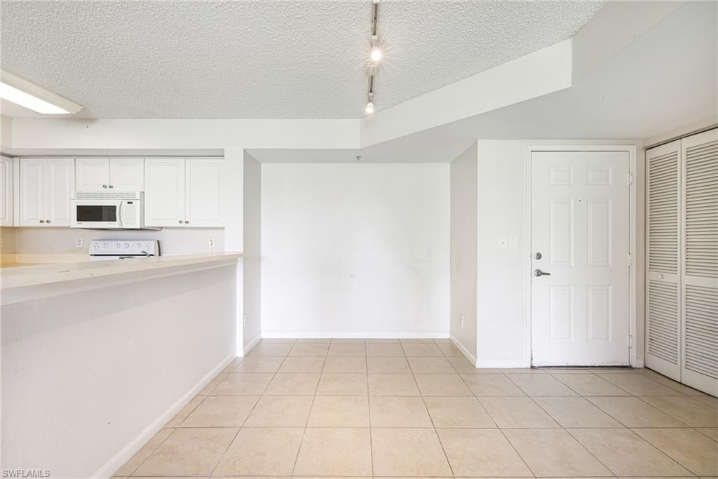 1265 Wildwood Lakes BLVD 106 photo 8