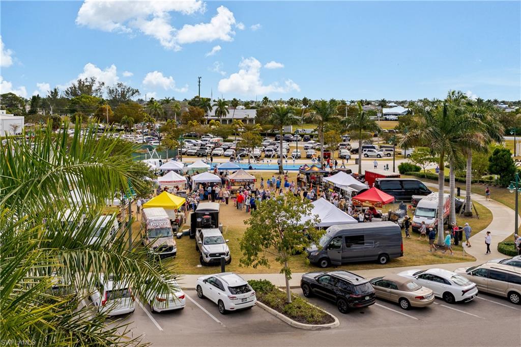 Wednesday Farmer's Market at Veteran's Park