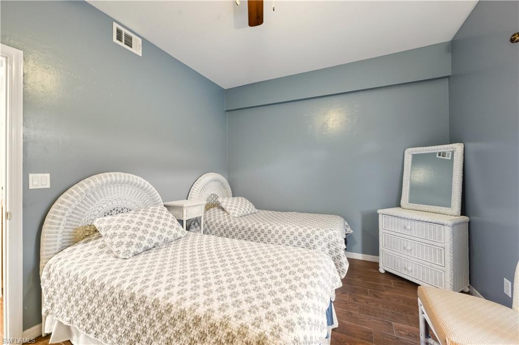 230 Newport DR 602 photo 22